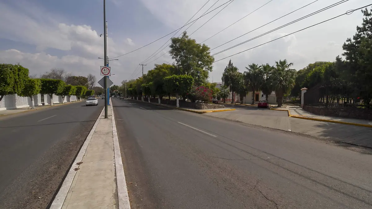 Deportistas consideran peligroso el tramo de camino a la comunidad de Santa Matilde a la calle de Ayuntamiento.